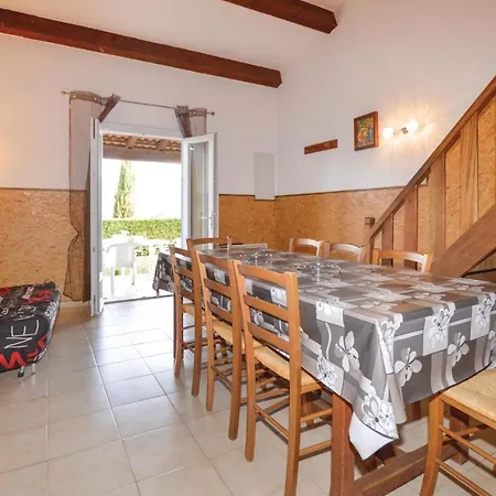 Amazing In W/ 4 Bedrooms Nyaraló