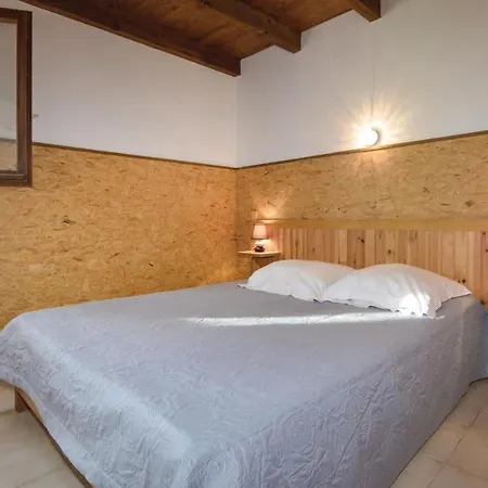 Nyaraló Amazing In W/ 4 Bedrooms Vico