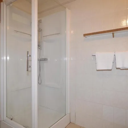 Amazing In W/ 4 Bedrooms Nyaraló *